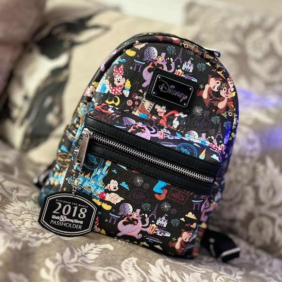 🔥Rare🔥Loungefly Disney Backpack(Limited Edition) - Picture 3 of 5